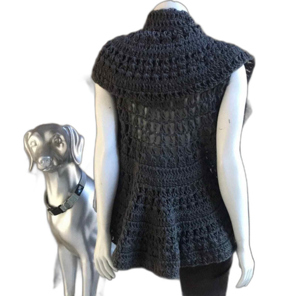 J & X NY Boho Crochet Open Front Shawl Caller High Low Gray Cardigan Sz One Size - Picture 3 of 6